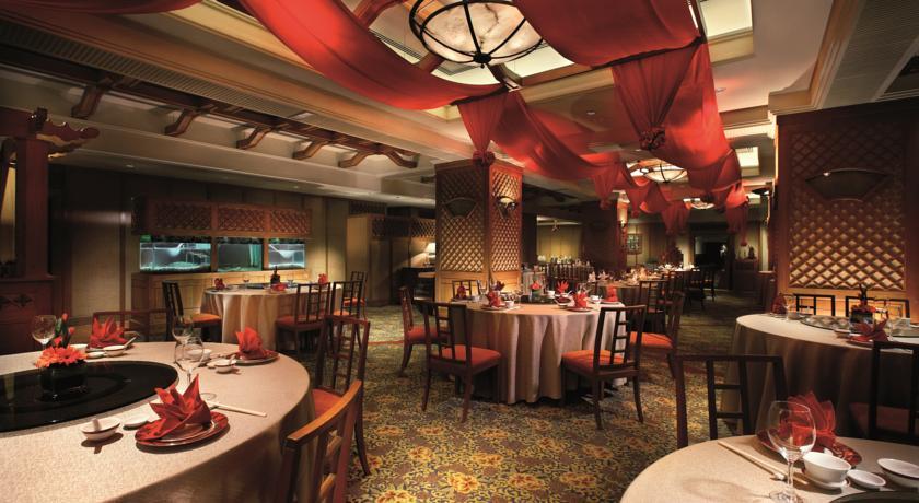 Dorsett Grand Subang Hotel Subang Jaya Exterior foto The interior of the restaurant